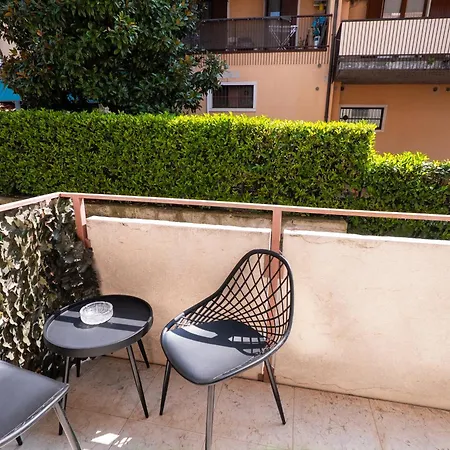 Center - Pool & Free Parking Apartment Bardolino