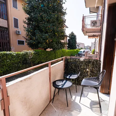 Apartment Center - Pool & Free Parking Bardolino